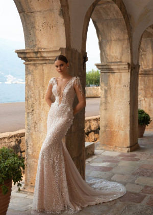 Long Sleeves Beaded Lace Tulle Luxury Wedding Dress